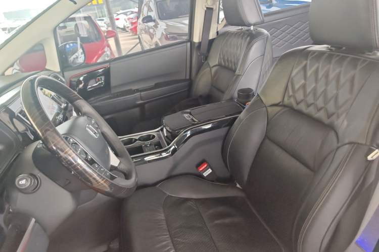 Used Honda Elysion 2019 2.0L Hybrid Luxury Edition Left Front Seat