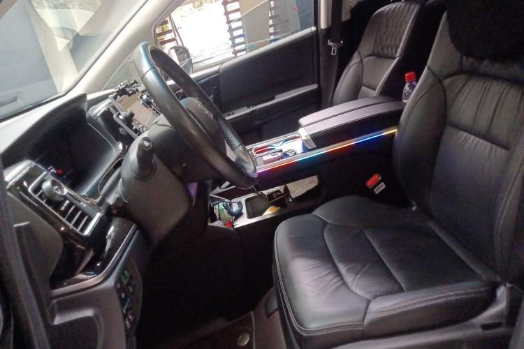Used Honda Elysion 2019 2.0L Hybrid Luxury Edition Left Front Seat