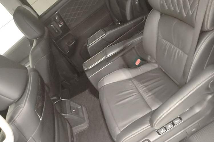 Used Honda Elysion 2019 2.0L Hybrid Luxury Edition Left Rear Seat