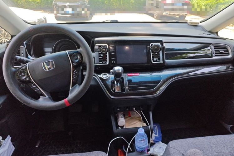 Used Honda Elysion 2019 2.0L Hybrid Comfort Edition Center Console
