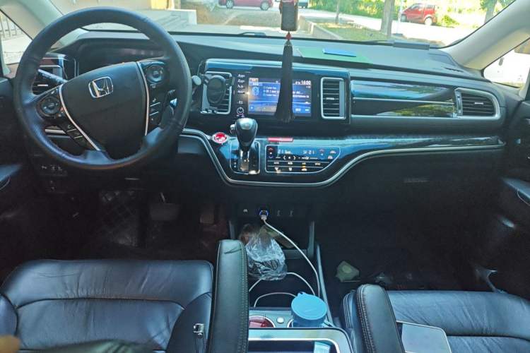 Used Honda Elysion 2019 2.0L Hybrid Luxury Edition Center Console