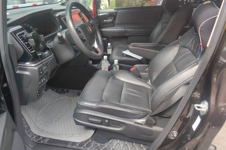 Used Honda Elysion 2019 2.0L Hybrid Luxury Edition Driver Seat