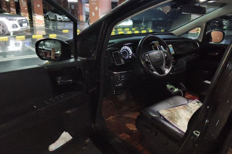 Used Honda Elysion 2019 2.0L Hybrid Luxury Edition Driver Seat