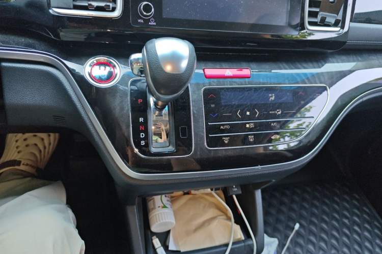 Used Honda Elysion 2019 2.0L Hybrid Comfort Edition Gear Lever
