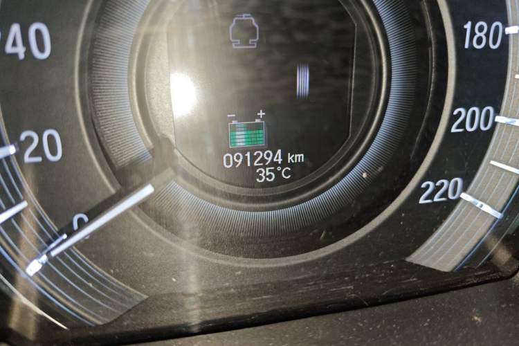 Used Honda Elysion 2019 2.0L Hybrid Comfort Edition Odometer Close Up