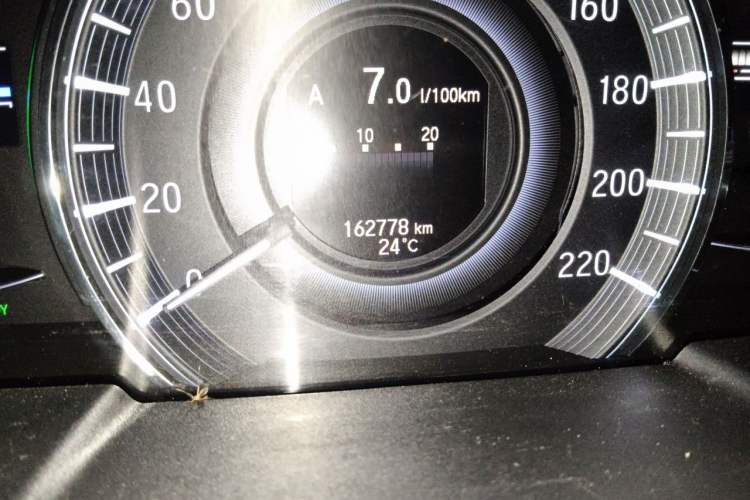 Used Honda Elysion 2019 2.0L Hybrid Luxury Edition Odometer Close Up
