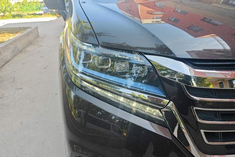Used Honda Elysion 2019 2.0L Hybrid Luxury Edition Right Front Headlight
