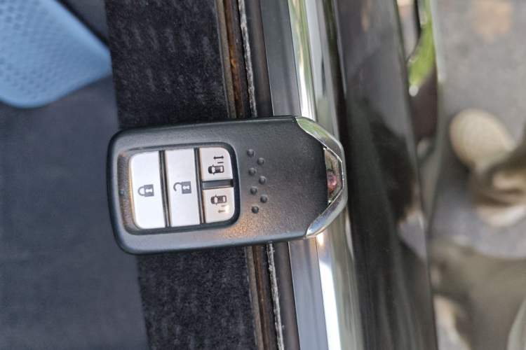 Used Honda Elysion 2019 2.0L Hybrid Comfort Edition Vehicle Key