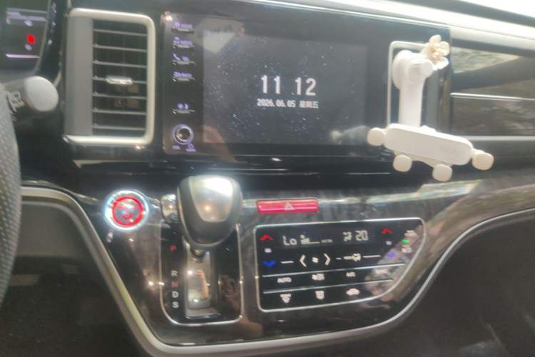 Used Honda Elysion 2019 2.0L Hybrid Luxury Edition Audio And AC Panel