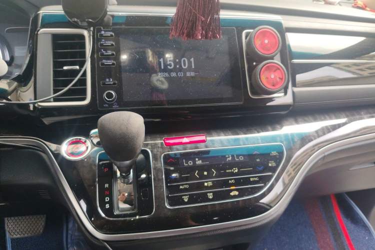 Used Honda Elysion 2019 2.0L Hybrid Luxury Edition Audio And AC Panel