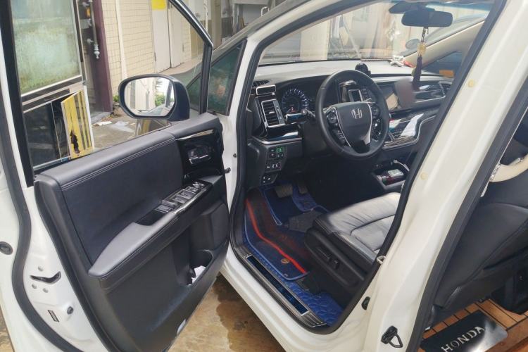 Used Honda Elysion 2019 2.0L Hybrid Luxury Edition Driver Seat