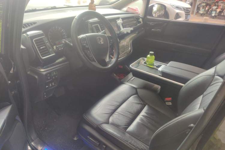 Used Honda Elysion 2019 2.0L Hybrid Luxury Edition Left Front Seat