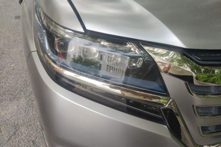 Used Honda Elysion 2019 2.0L Hybrid Luxury Edition Right Front Headlight