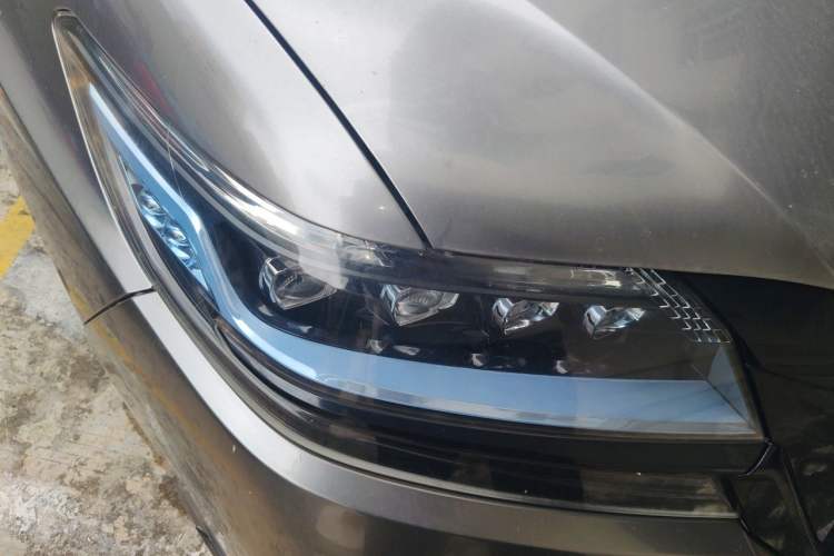 Used Honda Elysion 2019 2.0L Hybrid Luxury Edition Right Front Headlight