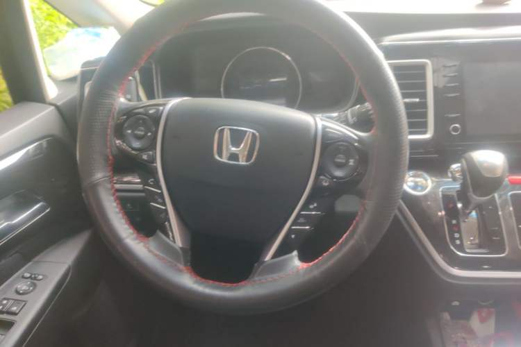 Used Honda Elysion 2019 2.0L Hybrid Luxury Edition Steering Wheel