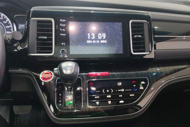 Used Honda Elysion 2019 2.0L Hybrid Luxury Edition Audio And AC Panel