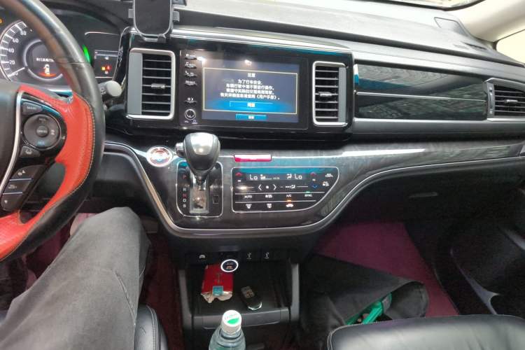Used Honda Elysion 2019 2.0L Hybrid Luxury Edition Audio And AC Panel