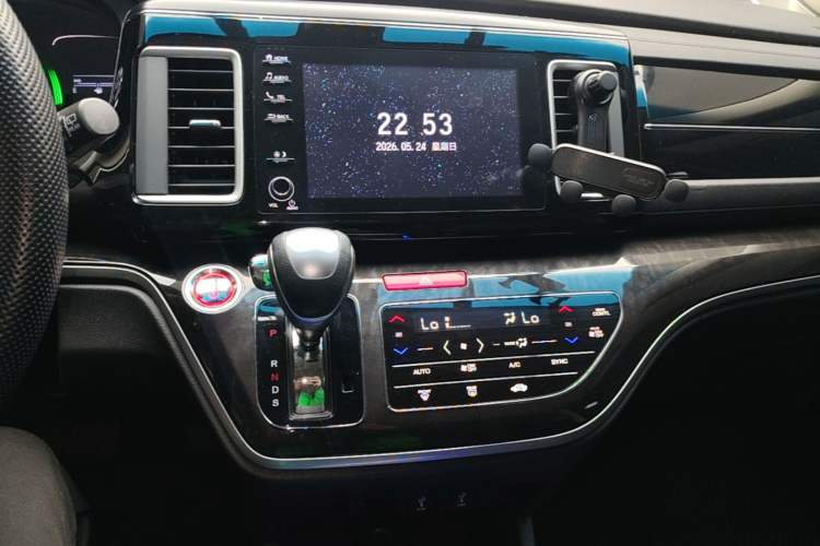 Used Honda Elysion 2019 2.0L Hybrid Supreme Edition Audio And AC Panel