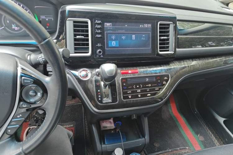 Used Honda Elysion 2019 2.0L Hybrid Luxury Edition Audio And AC Panel