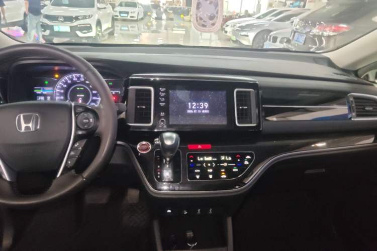 Used Honda Elysion 2019 2.0L Hybrid Comfort Edition Audio And AC Panel