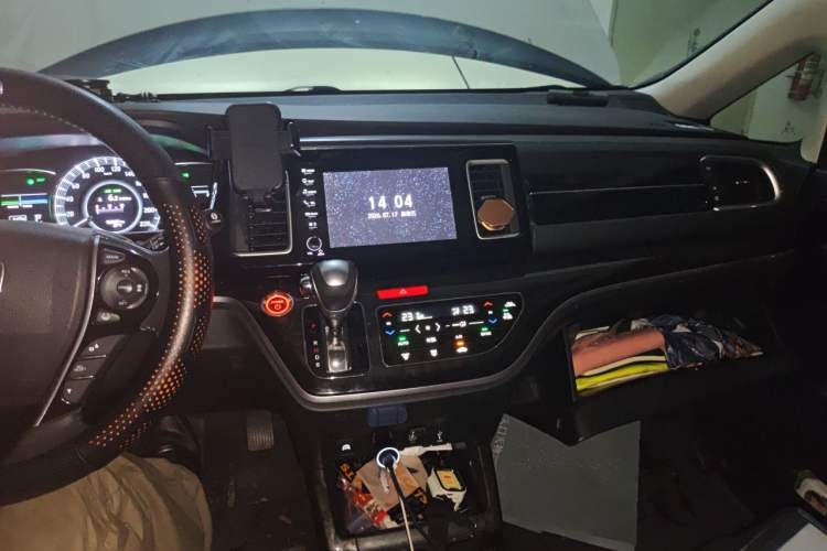 Used Honda Elysion 2019 2.0L Hybrid Supreme Edition Audio And AC Panel