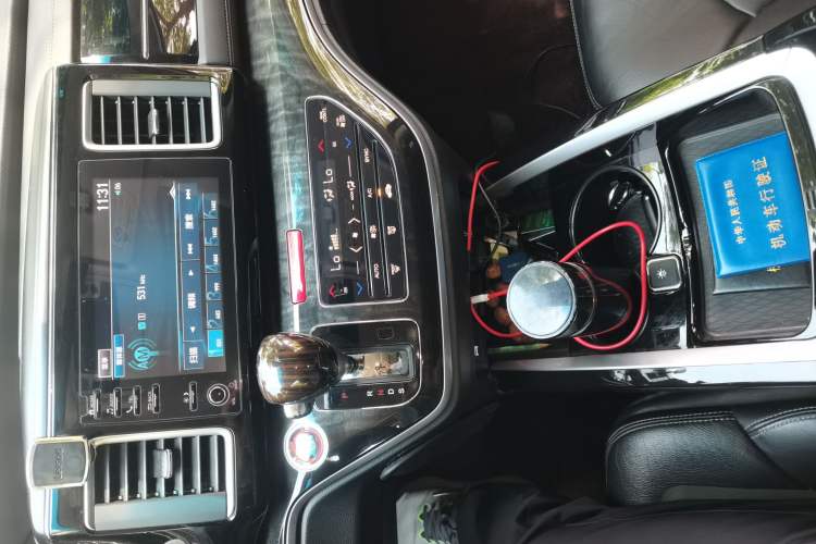 Used Honda Elysion 2019 2.0L Hybrid Luxury Edition Audio And AC Panel