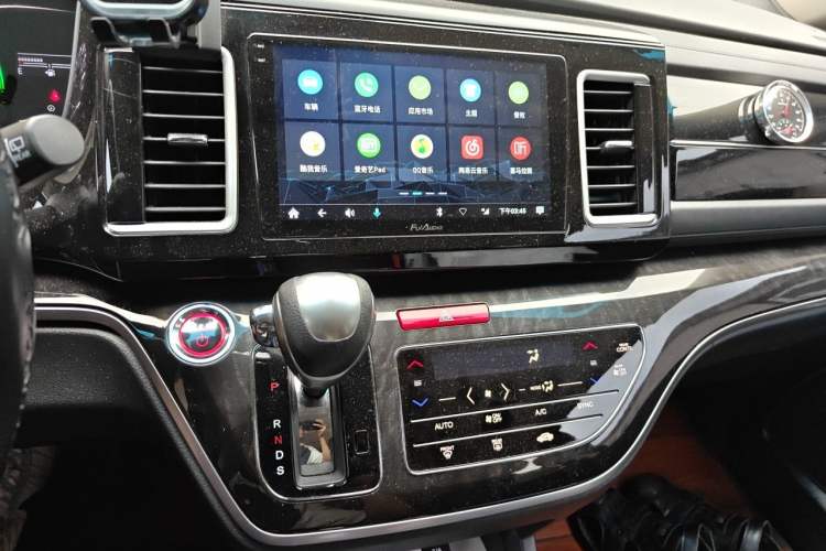 Used Honda Elysion 2019 2.0L Hybrid Luxury Edition Audio And AC Panel