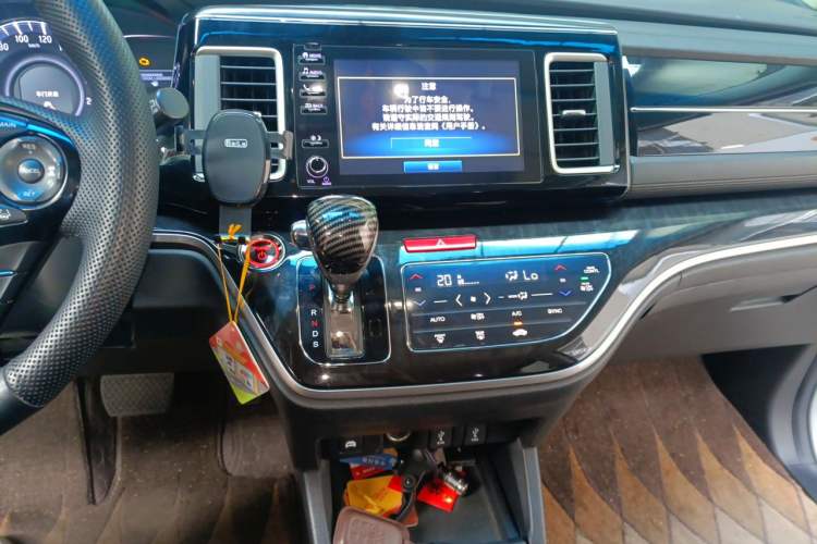 Used Honda Elysion 2019 2.0L Hybrid Luxury Edition Audio And AC Panel