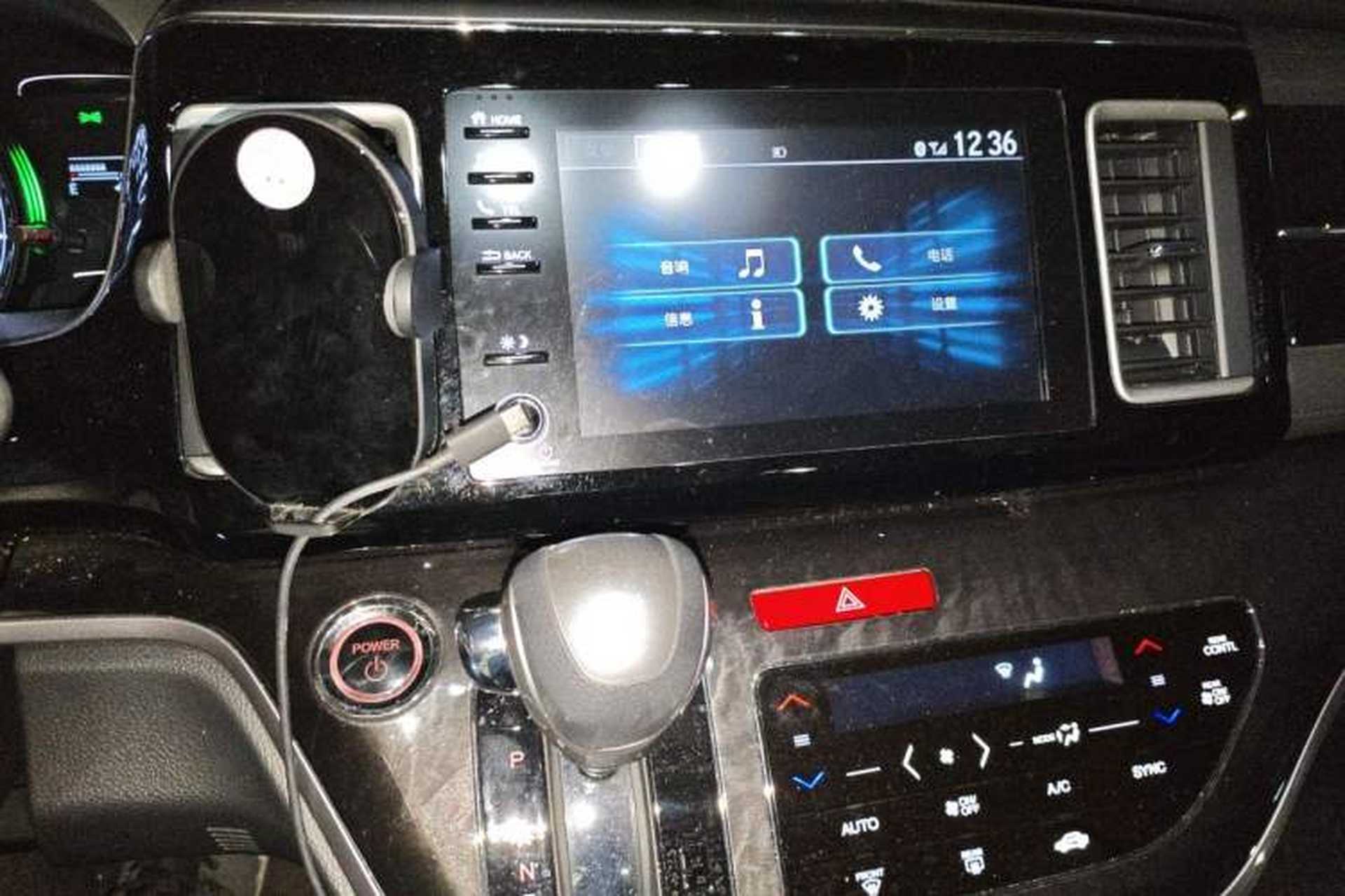 Used Honda Elysion 2019 2.0L Hybrid Luxury Edition Audio And AC Panel