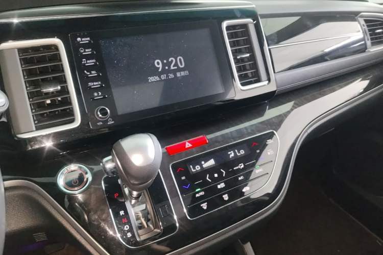 Used Honda Elysion 2019 2.0L Hybrid Comfort Edition Audio And AC Panel