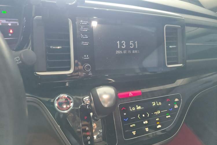 Used Honda Elysion 2019 2.0L Hybrid Luxury Edition Audio And AC Panel