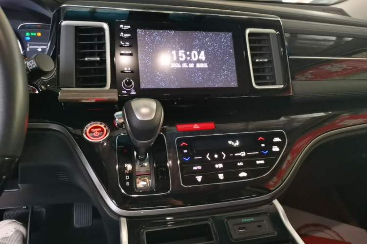 Used Honda Elysion 2019 2.0L Hybrid Luxury Edition Audio And AC Panel