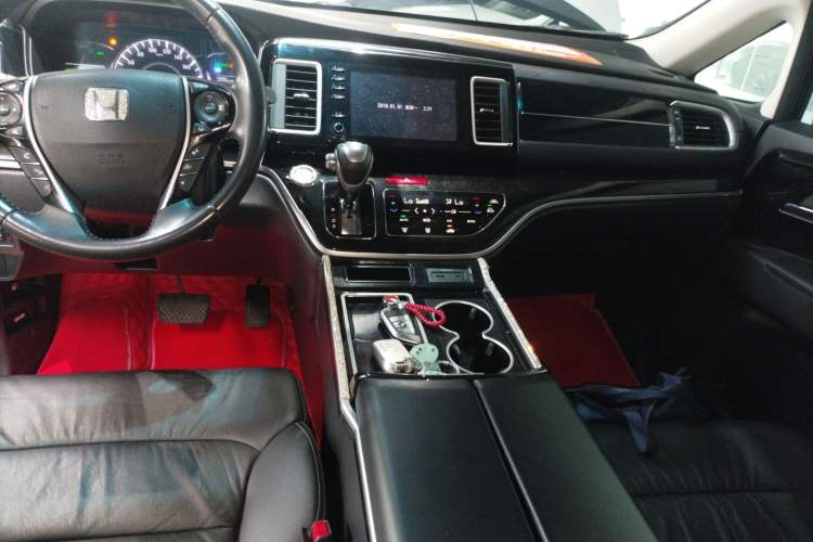 Used Honda Elysion 2019 2.0L Hybrid Luxury Edition Audio And AC Panel