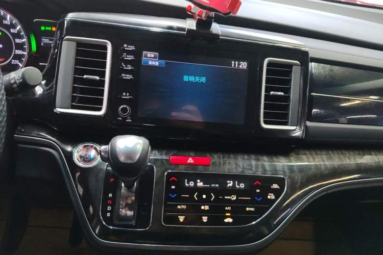 Used Honda Elysion 2019 2.0L Hybrid Luxury Edition Audio And AC Panel