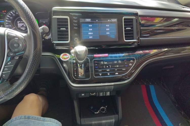 Used Honda Elysion 2019 2.0L Hybrid Comfort Edition Audio And AC Panel