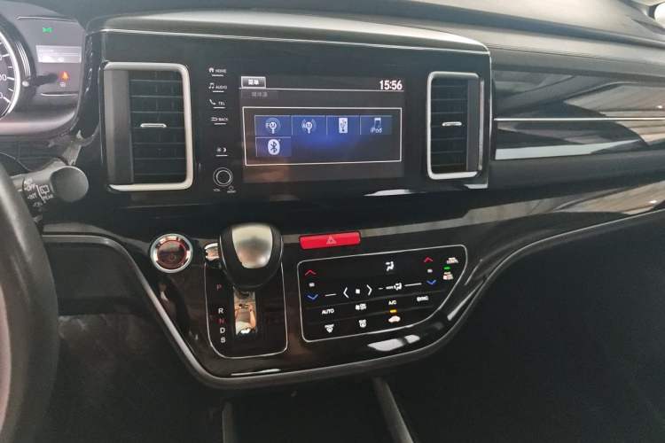 Used Honda Elysion 2019 2.0L Hybrid Luxury Edition Audio And AC Panel