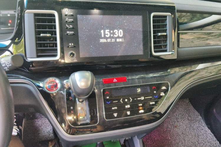 Used Honda Elysion 2019 2.0L Hybrid Luxury Edition Audio And AC Panel