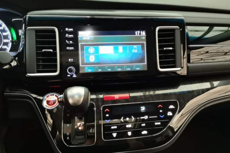 Used Honda Elysion 2019 2.0L Hybrid Luxury Edition Audio And AC Panel