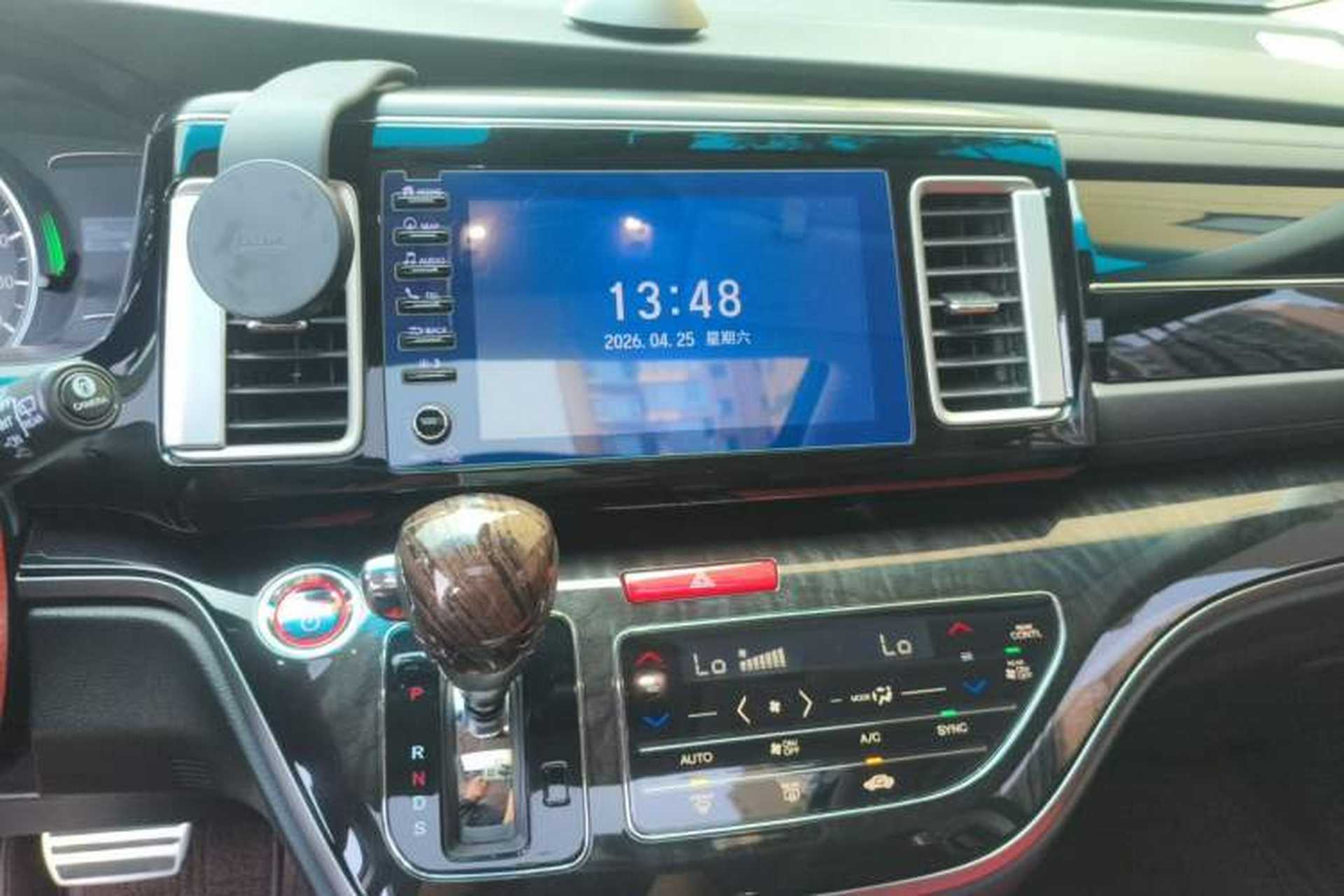 Used Honda Elysion 2019 2.0L Hybrid Supreme Edition Audio And AC Panel