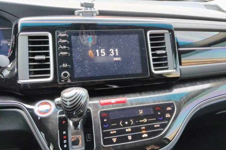 Used Honda Elysion 2019 2.0L Hybrid Luxury Edition Audio And AC Panel