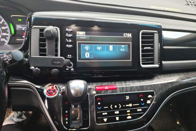Used Honda Elysion 2019 2.0L Hybrid Luxury Edition Audio And AC Panel