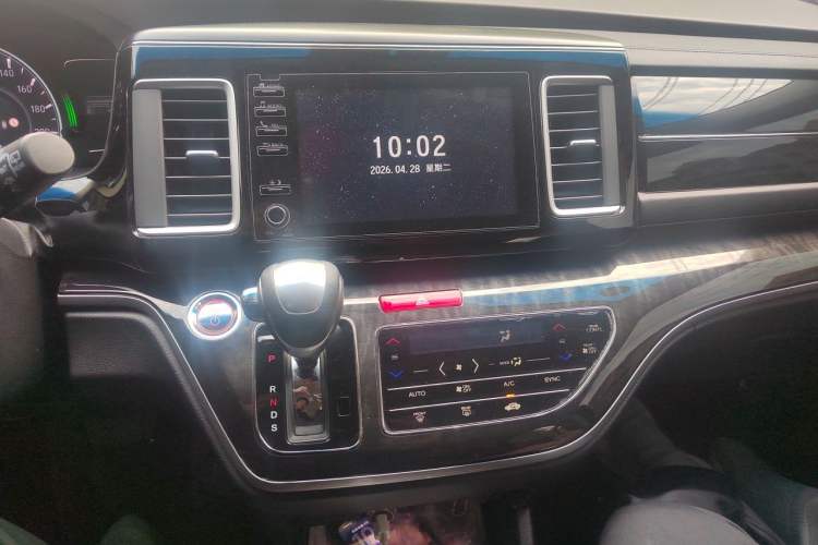 Used Honda Elysion 2019 2.0L Hybrid Luxury Edition Audio And AC Panel