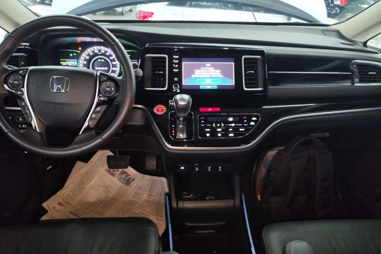 Used Honda Elysion 2019 2.0L Hybrid Luxury Edition Audio And AC Panel