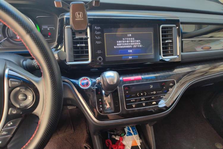 Used Honda Elysion 2019 2.0L Hybrid Luxury Edition Audio And AC Panel