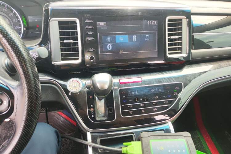 Used Honda Elysion 2019 2.0L Hybrid Luxury Edition Audio And AC Panel