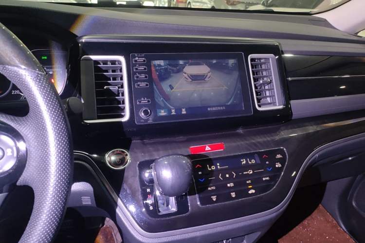 Used Honda Elysion 2019 2.0L Hybrid Comfort Edition Audio And AC Panel