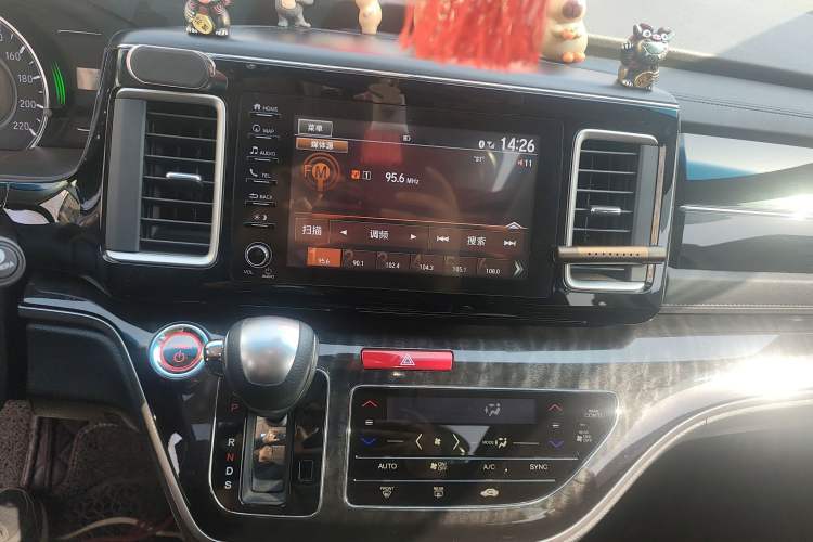 Used Honda Elysion 2019 2.0L Hybrid Supreme Edition Audio And AC Panel