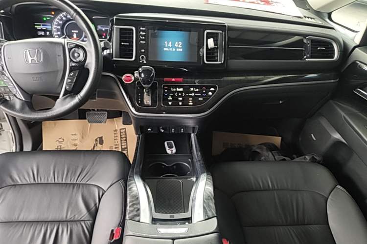 Used Honda Elysion 2019 2.0L Hybrid Comfort Edition Audio And AC Panel