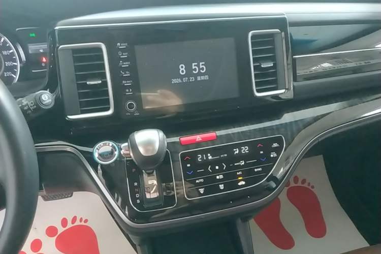 Used Honda Elysion 2019 2.0L Hybrid Supreme Edition Audio And AC Panel