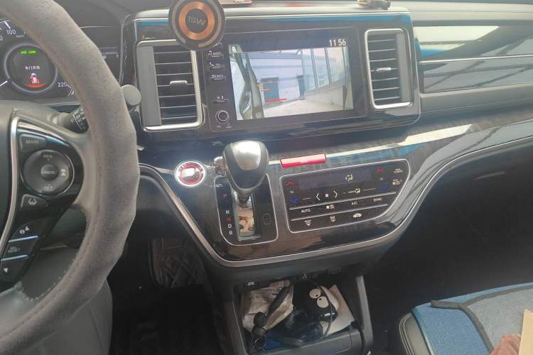 Used Honda Elysion 2019 2.0L Hybrid Luxury Edition Audio And AC Panel